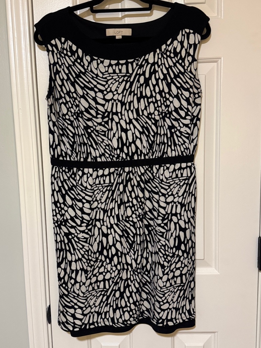 LOFT Black and White Cap-Sleeve Patterned Midi Dress